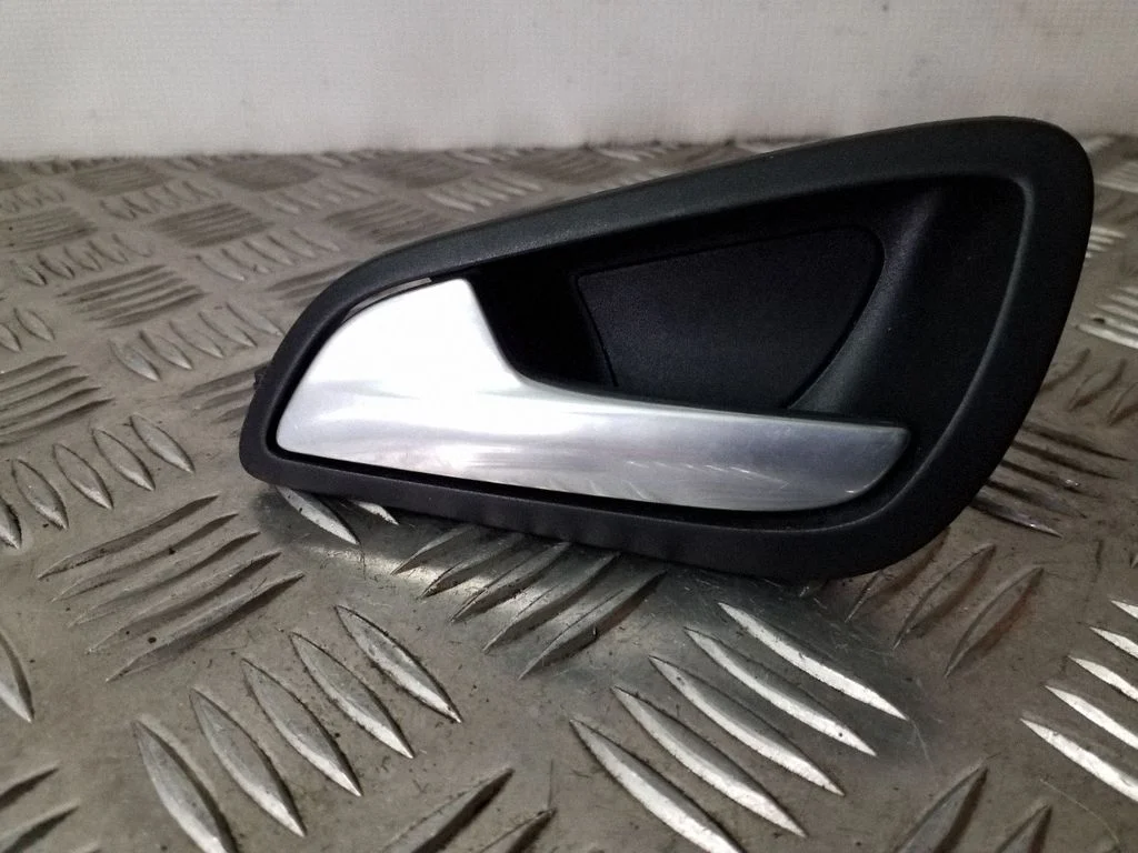Esiukse sisemine käepide AM51U22601BEW