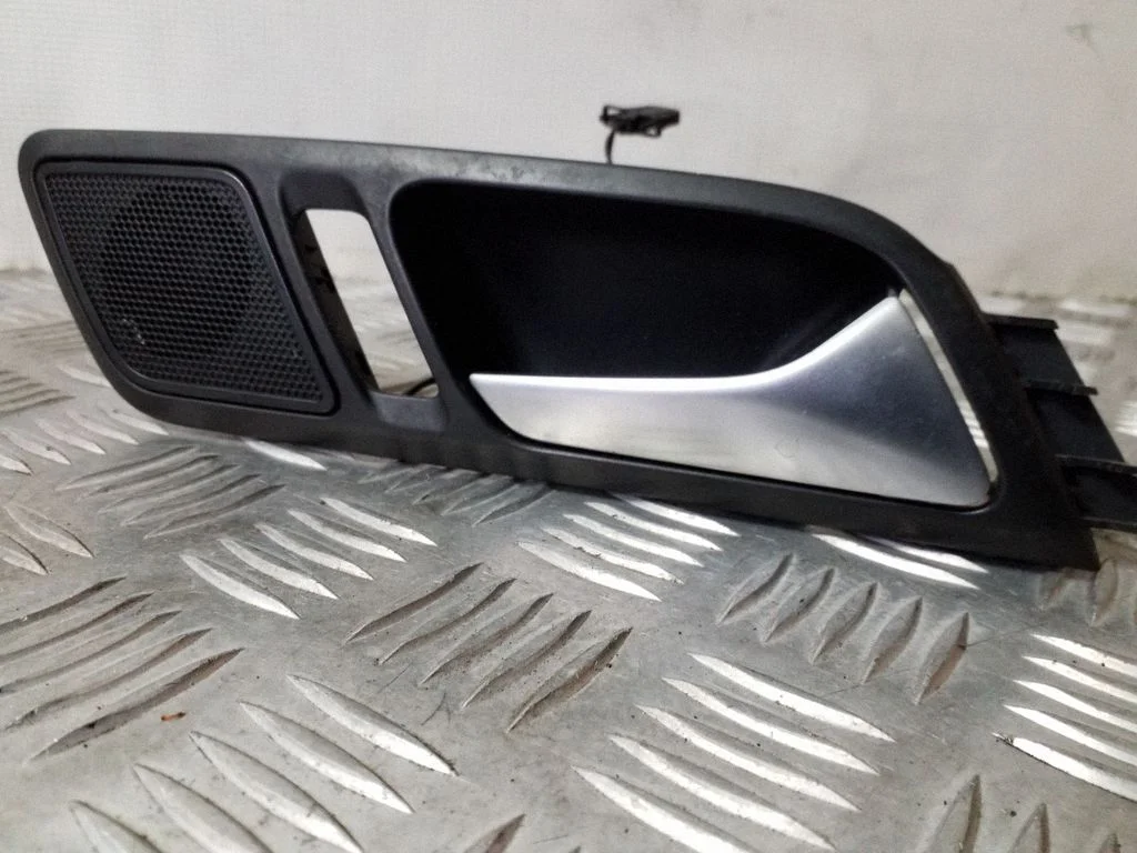 Esiukse sisemine käepide 7N2837114