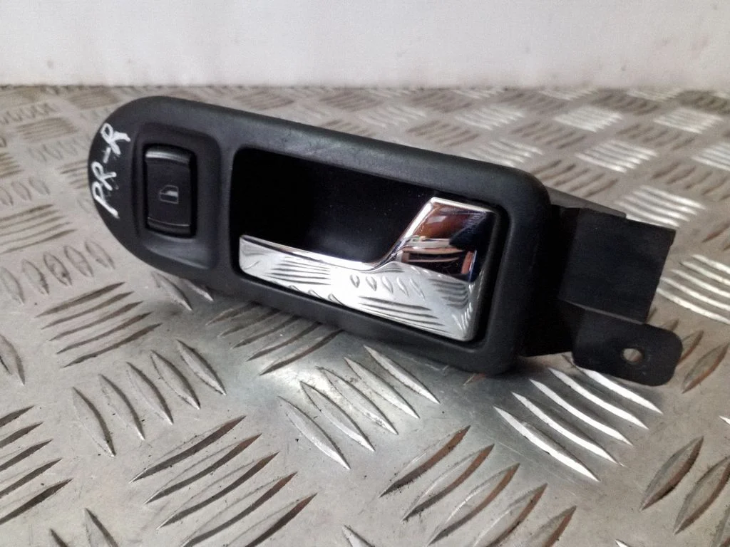 Esiukse sisemine käepide – Volkswagen Golf IV (1998-2005)