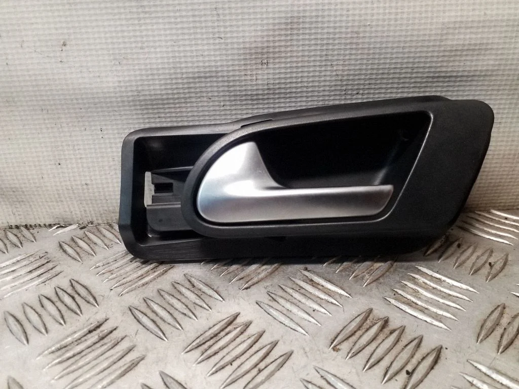 Esiukse sisemine käepide 5N0837197