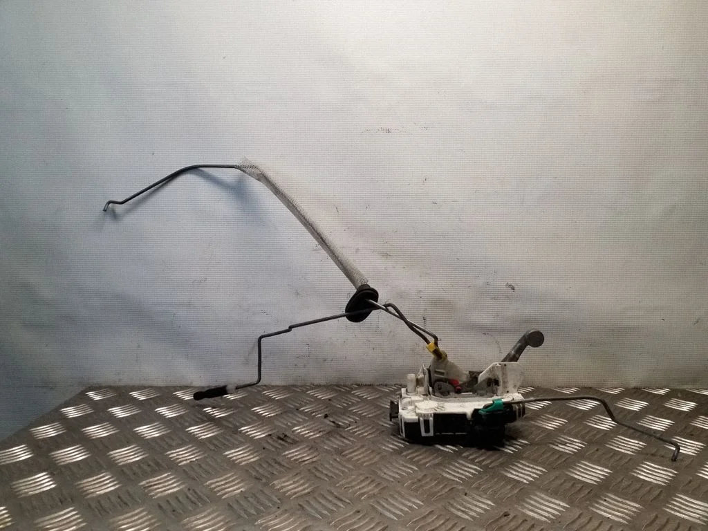 Front door lock 04589466AD