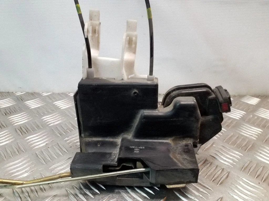 Front door lock – right