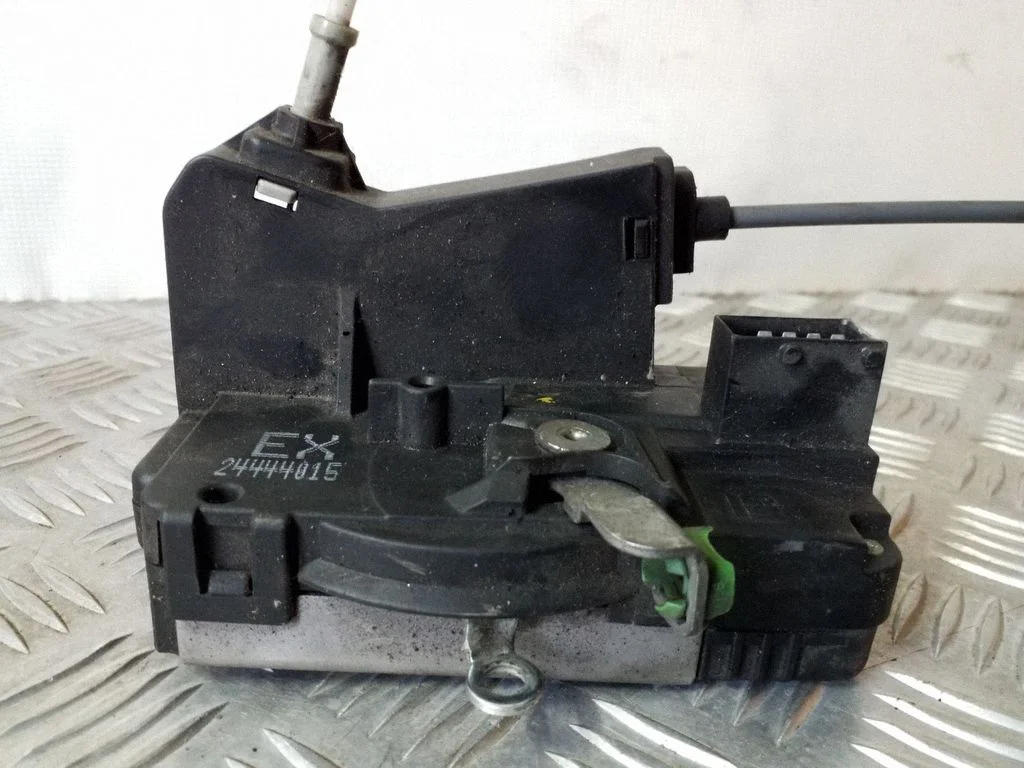 Front door lock – Opel Zafira A (1999-2005)