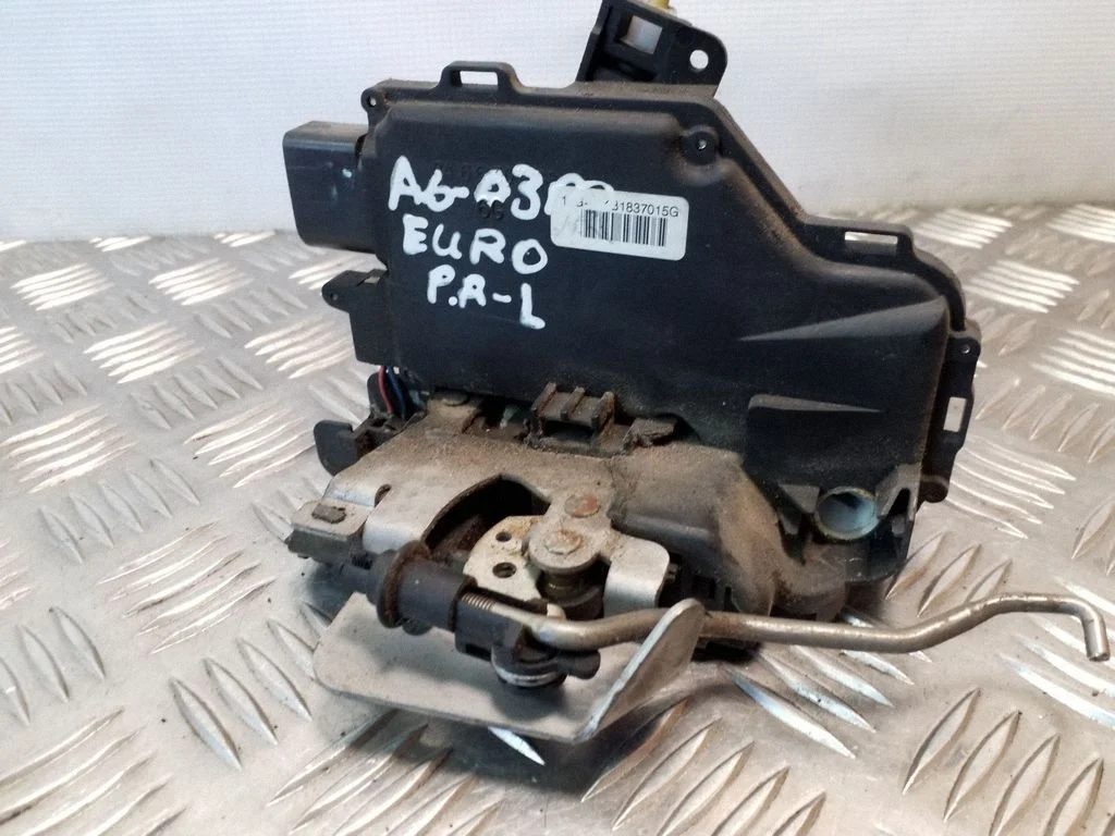 Esiukse lukk 4B1837015G
