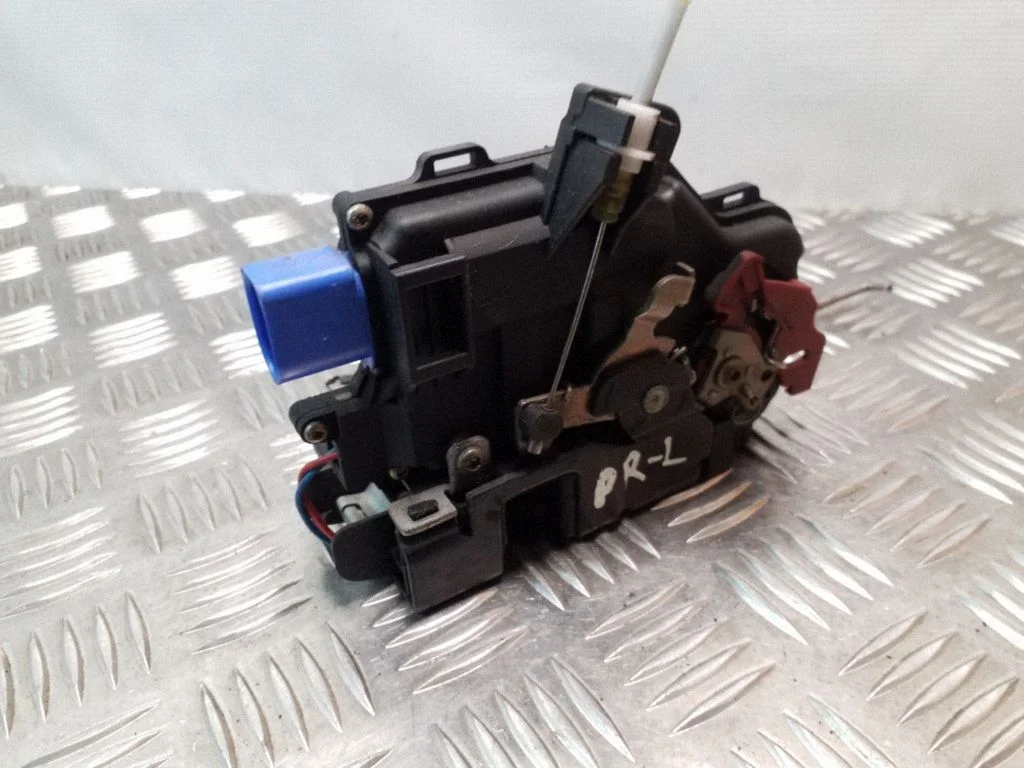 Front door lock – Audi A3 S3 8P (2003-2012)