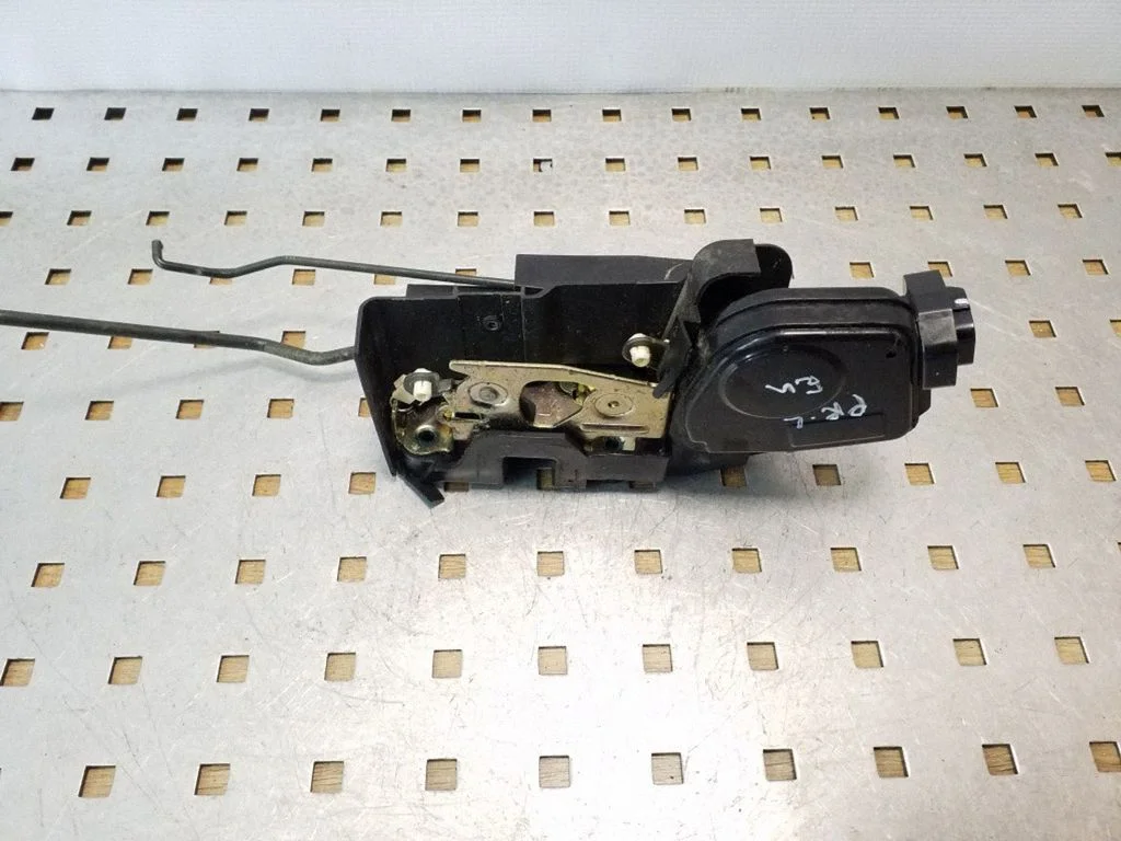 Front door lock – left
