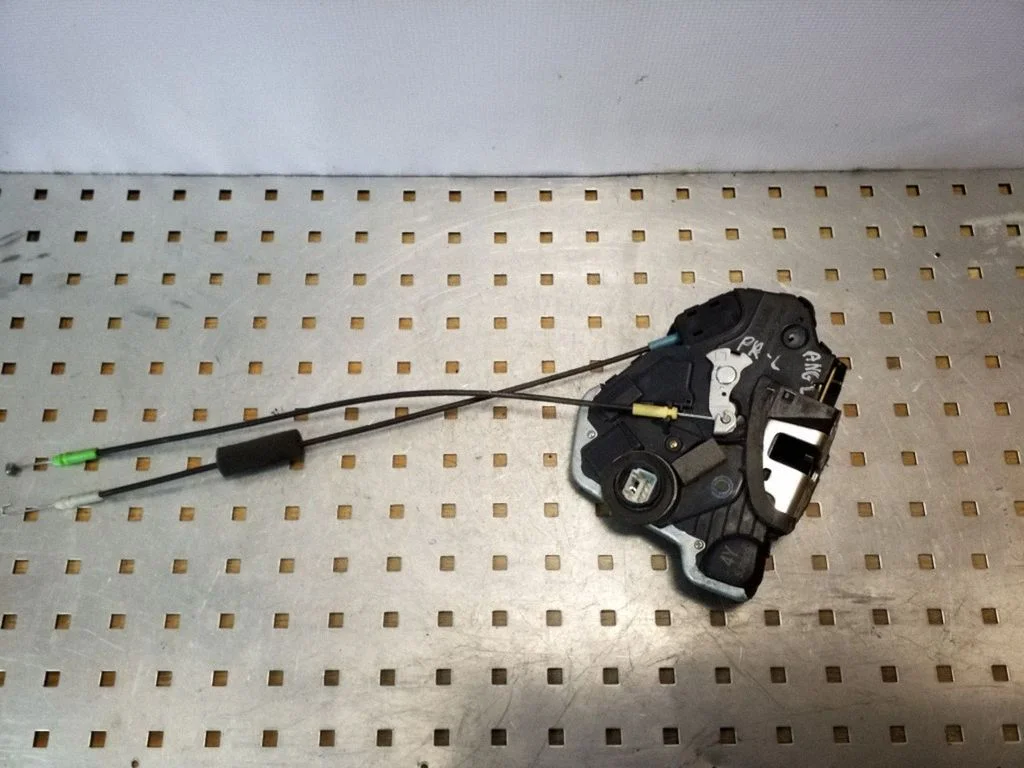 Front door lock 5J0609