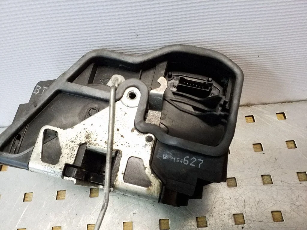 Front door lock – BMW 5 Series E60 E61 (2004-2010)