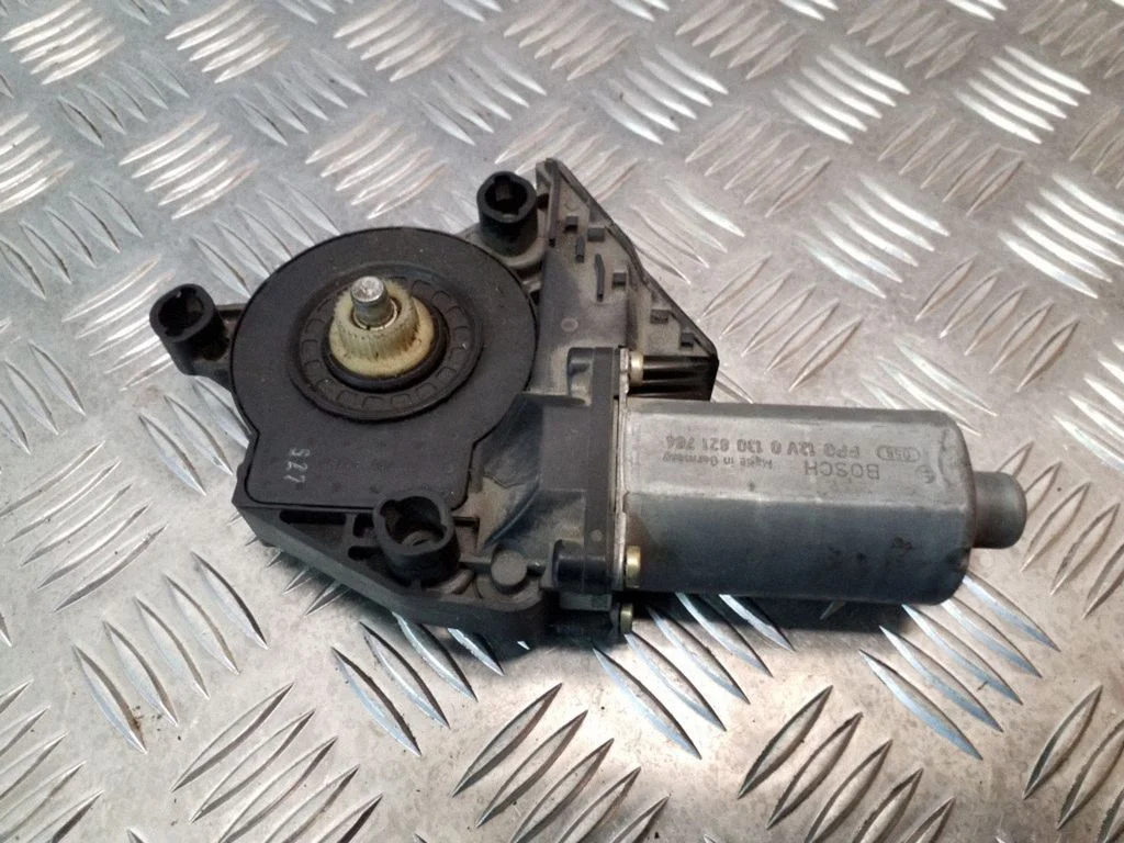 Priekšējā loga pacēlāja motoriņš 0130821764