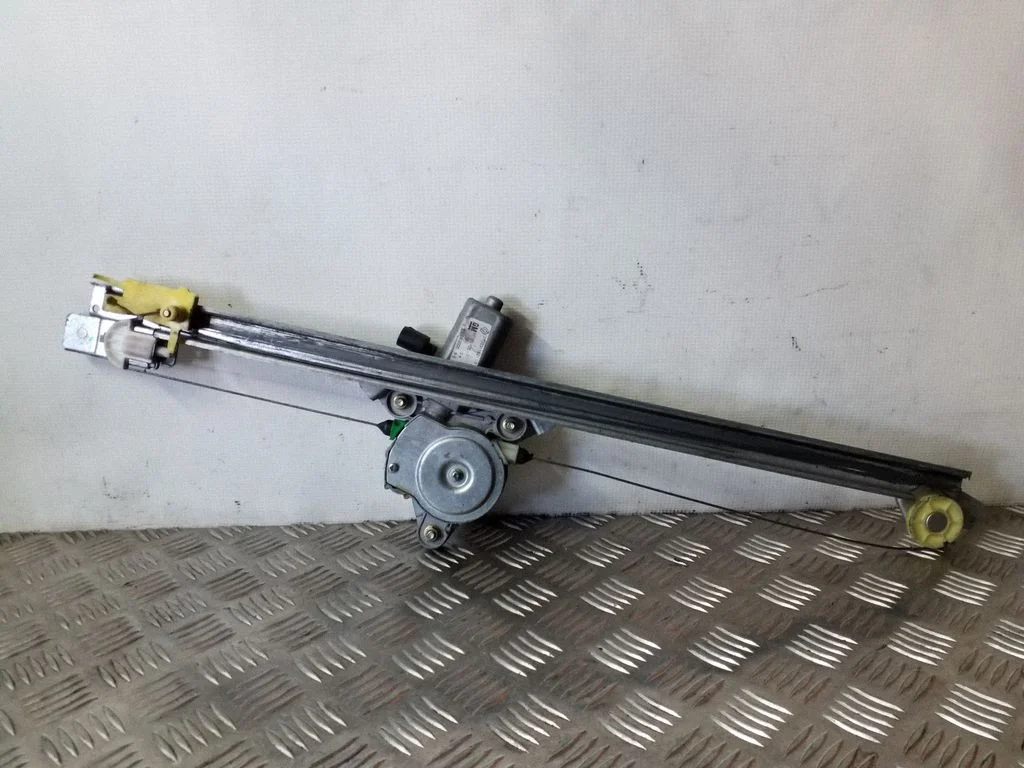 Priekinio el. lango pakėlimo mechanizmo komplektas