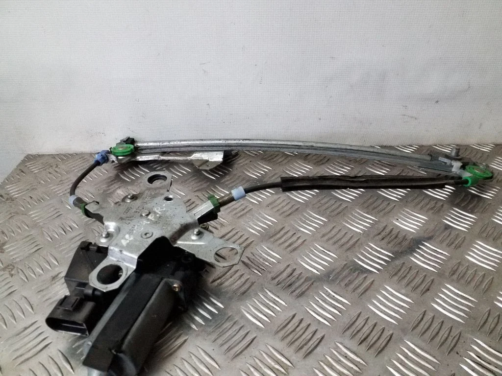 Priekinio el. lango pakėlimo mechanizmo komplektas