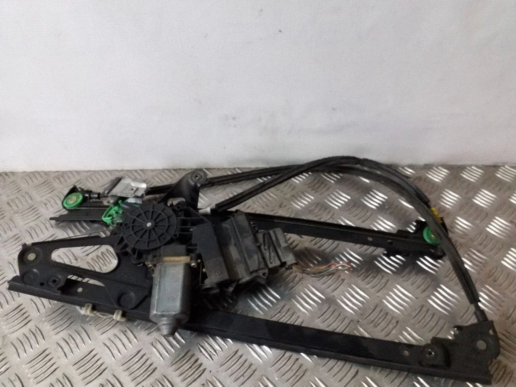 Priekinio el. lango pakėlimo mechanizmo komplektas