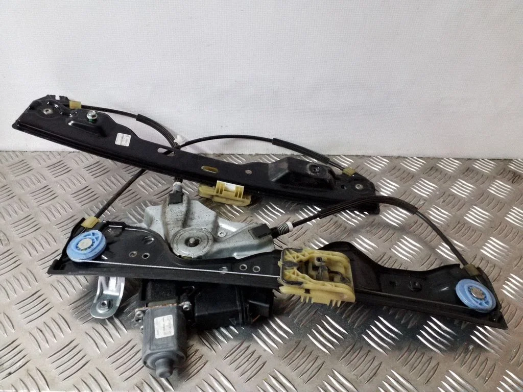 Priekinio el. lango pakėlimo mechanizmo komplektas