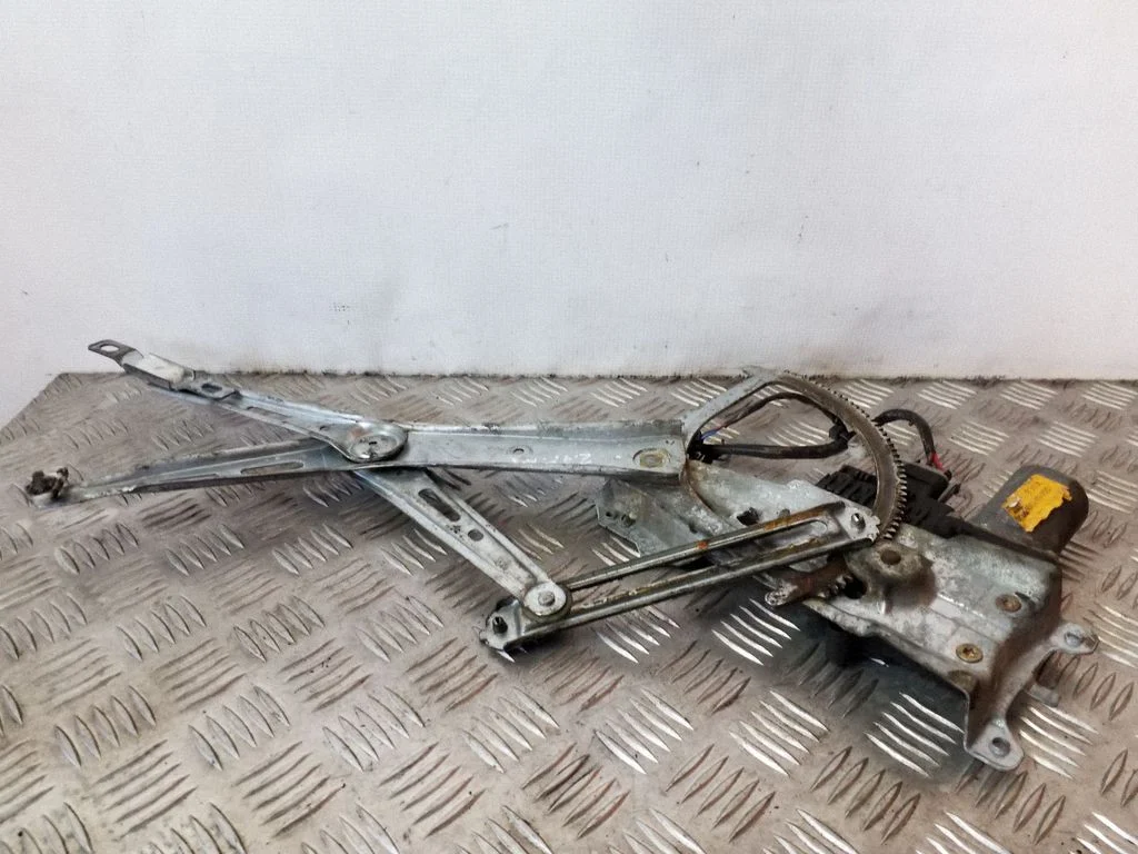 Priekšējā el. loga pacēlāja mehānisma komplekts 90579355