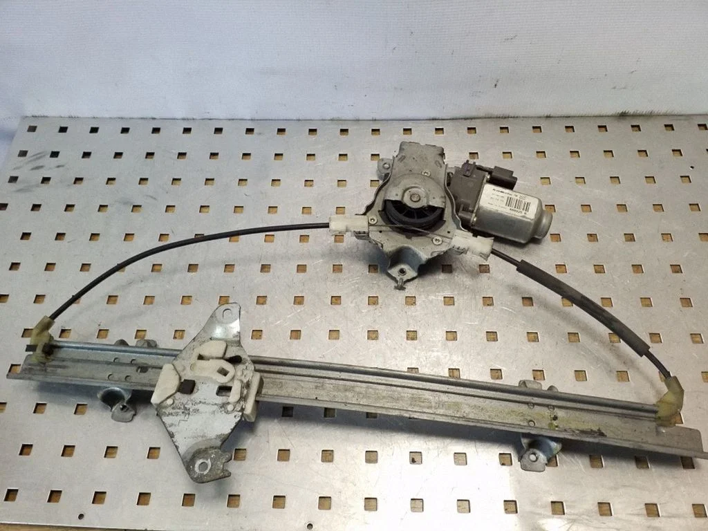 Esiukse elektriline aknatõstuk mootoriga FXL119207 – Nissan Note (E11) (2006-2014)