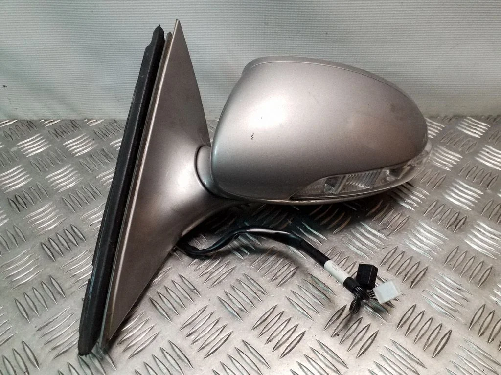 Front door electric wing mirror – left