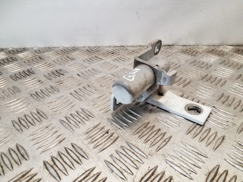 Tagaukse ülemine hing 6M21U22805AF
