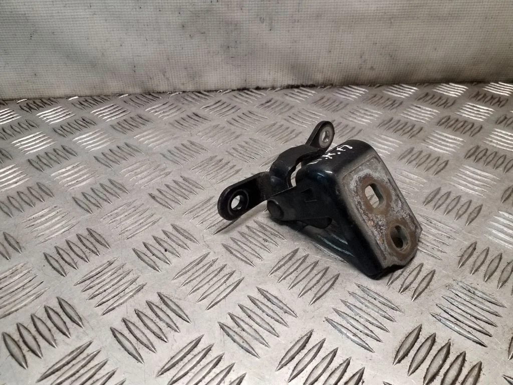 Tagaukse alumine hing ES03A046574