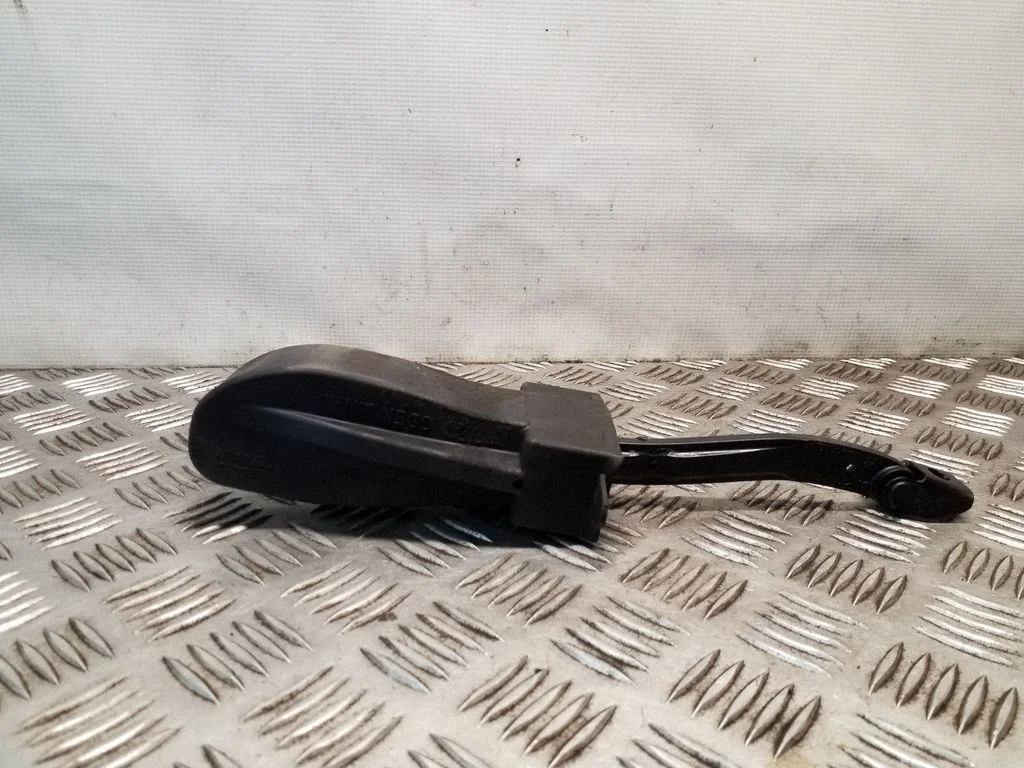 Tagaukse avamispiiraja – BMW 5-seeria F10 F11 (2009-2016)