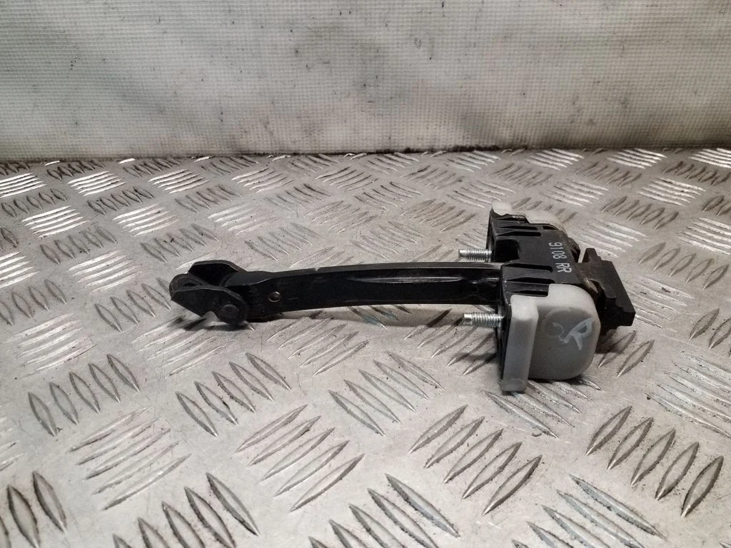Rear door check strap stopper – Opel Insignia A (2008-2017)