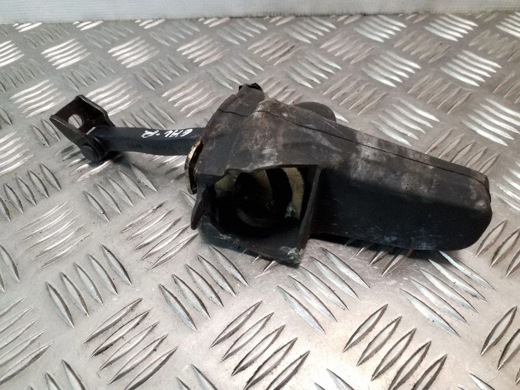 Aizmugurējo durvju atvēršanas ierobežotājs 8160963