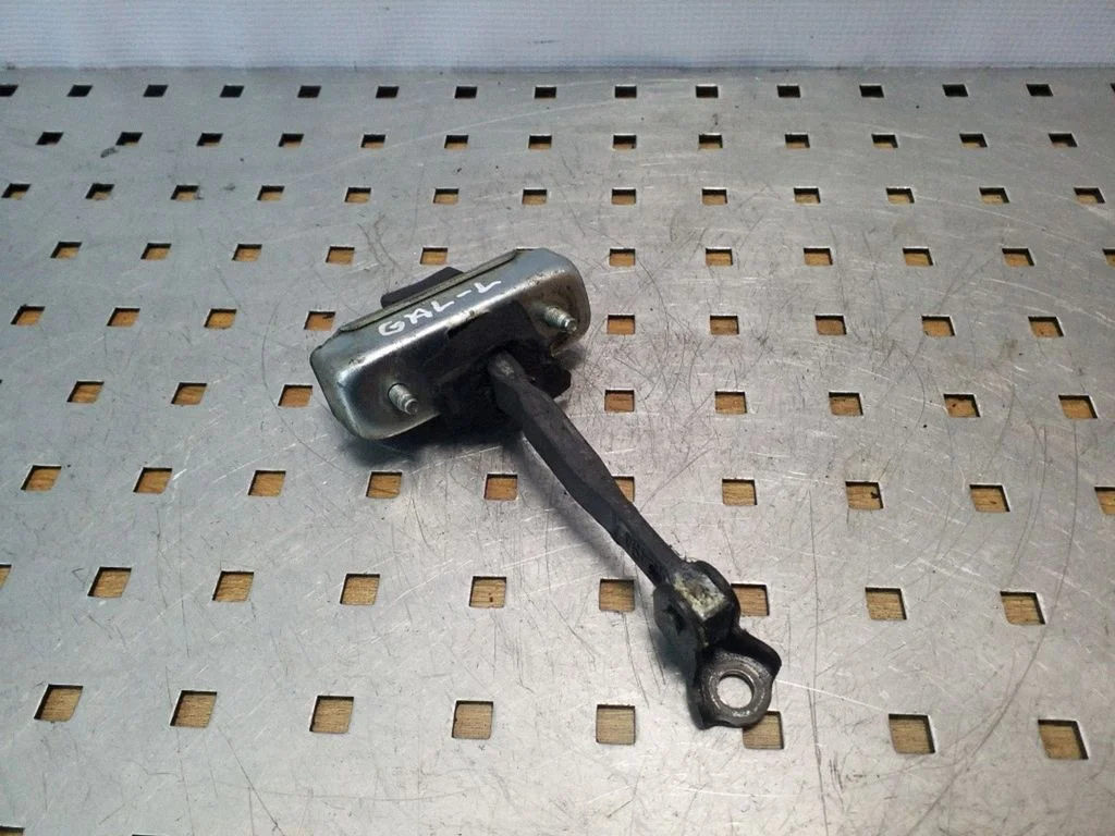 Tagaukse avamispiiraja – Toyota Land Cruiser (J120) (2002-2009)