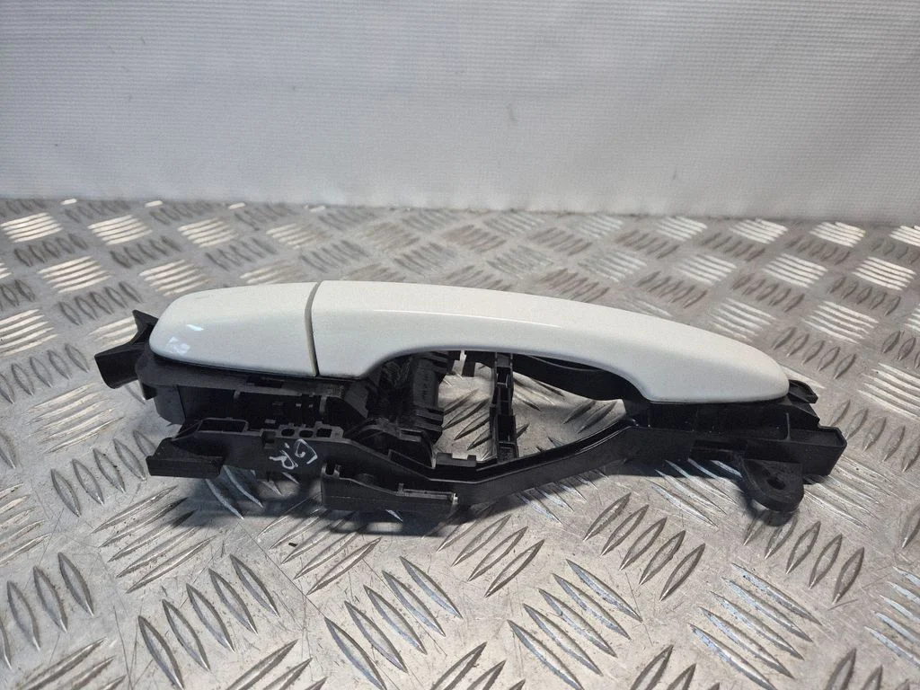 Rear door exterior handle – Volvo V40 (2012-2019)