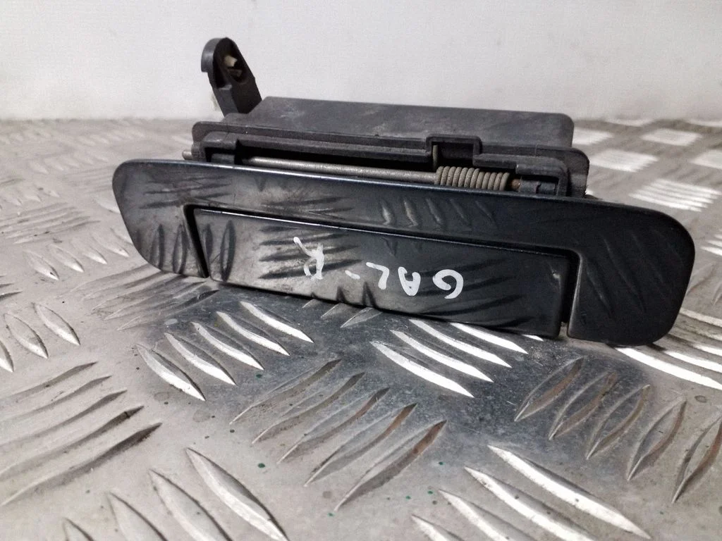 Tagaukse välimine käepide 4A0839206