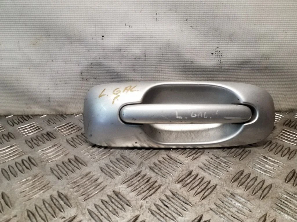 Rear door exterior handle – Chrysler Grand Voyager IV (2001-2007)