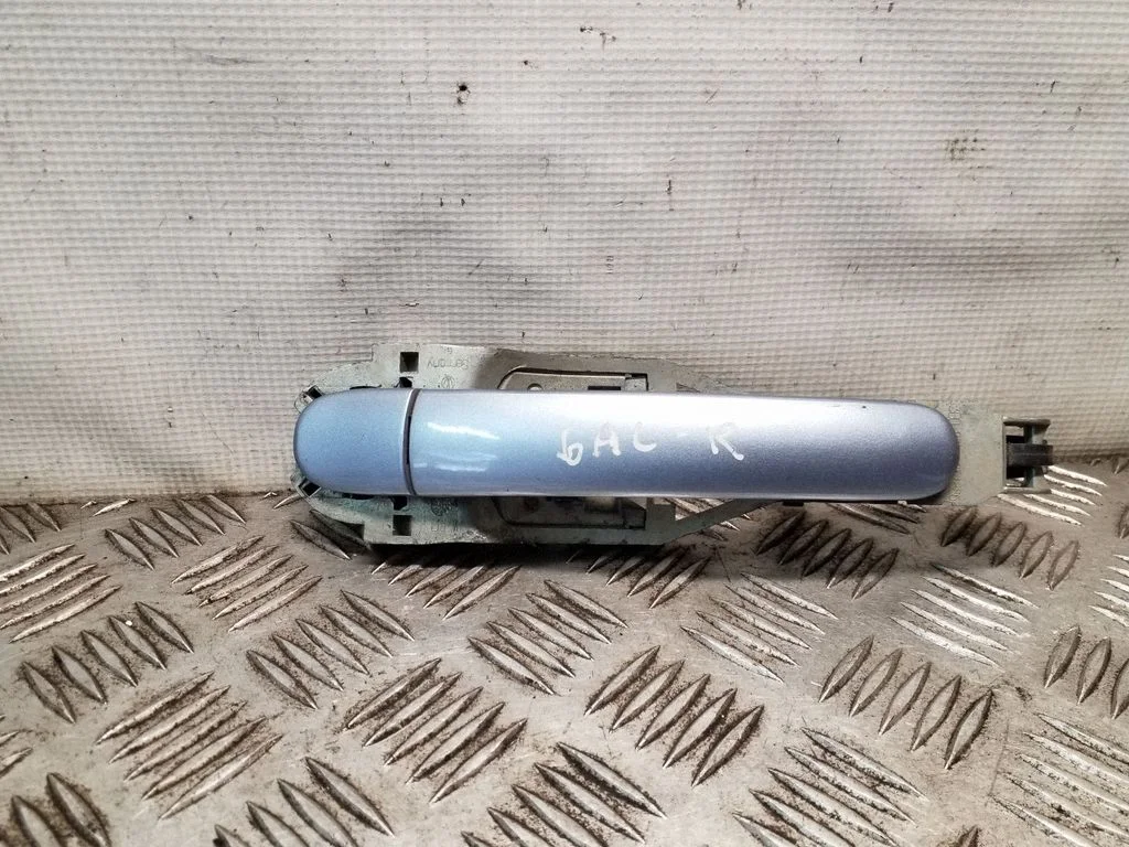 Rear door exterior handle – Volkswagen Passat B5 (1997-2000)