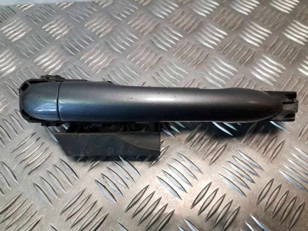 Klamka zewnętrzna drzwi tylnych 80611AV600