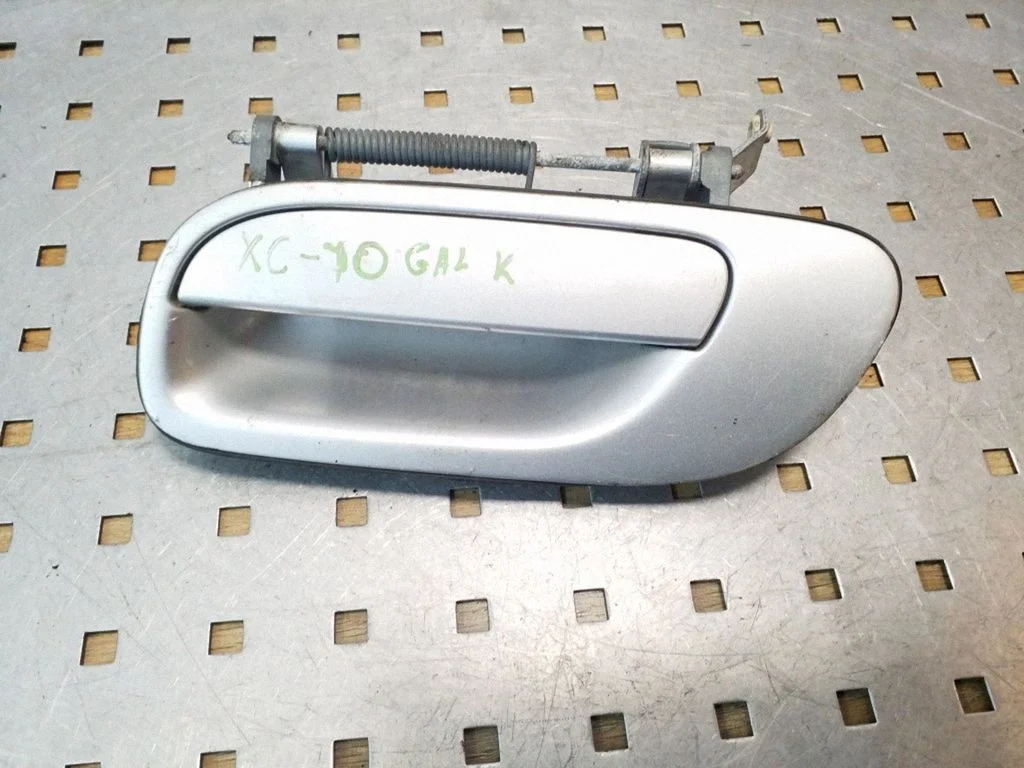 Rear door exterior handle – left