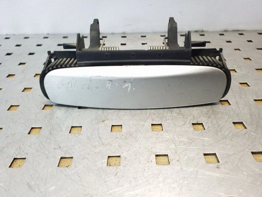 Klamka zewnętrzna drzwi tylnych 4B0839885
