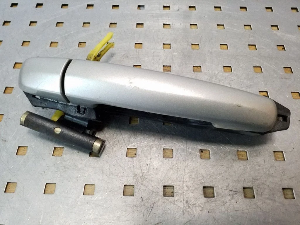 Rear door exterior handle – rear left