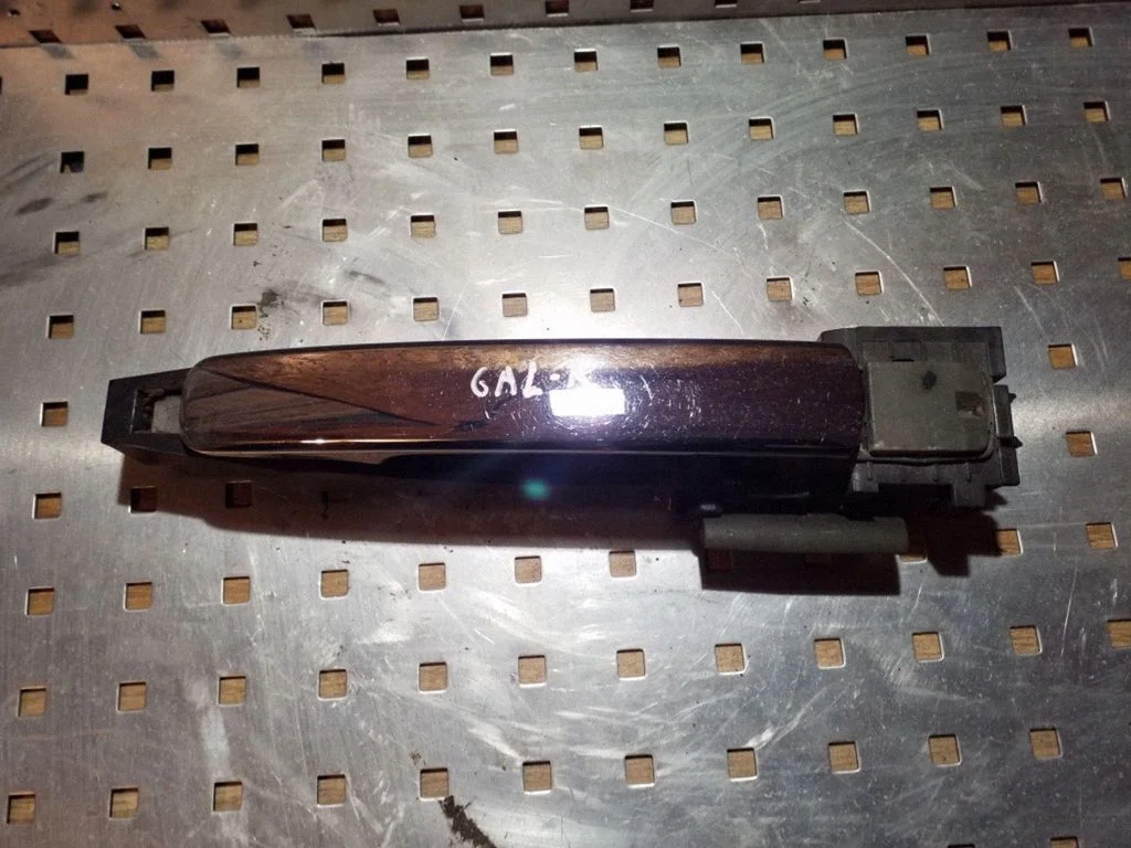 Rear door exterior handle – rear right