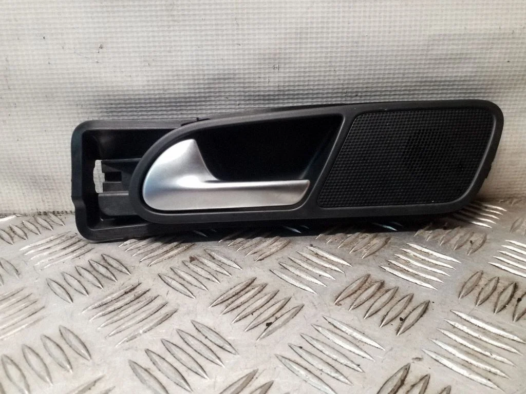 Tagaukse sisemine käepide 5N0839197