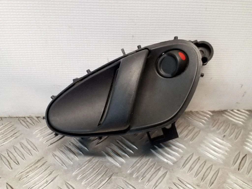 Tagaukse sisemine käepide 9623200177C
