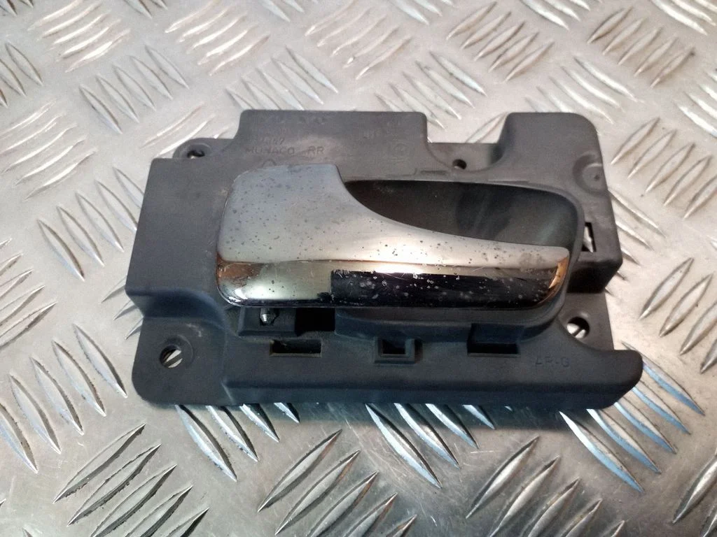 Rear door interior handle 9152499