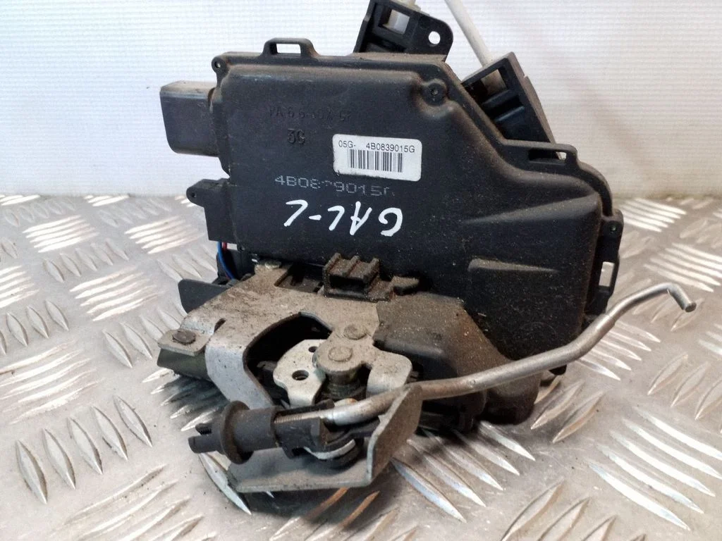 Tagaukse lukk 4B0839015G