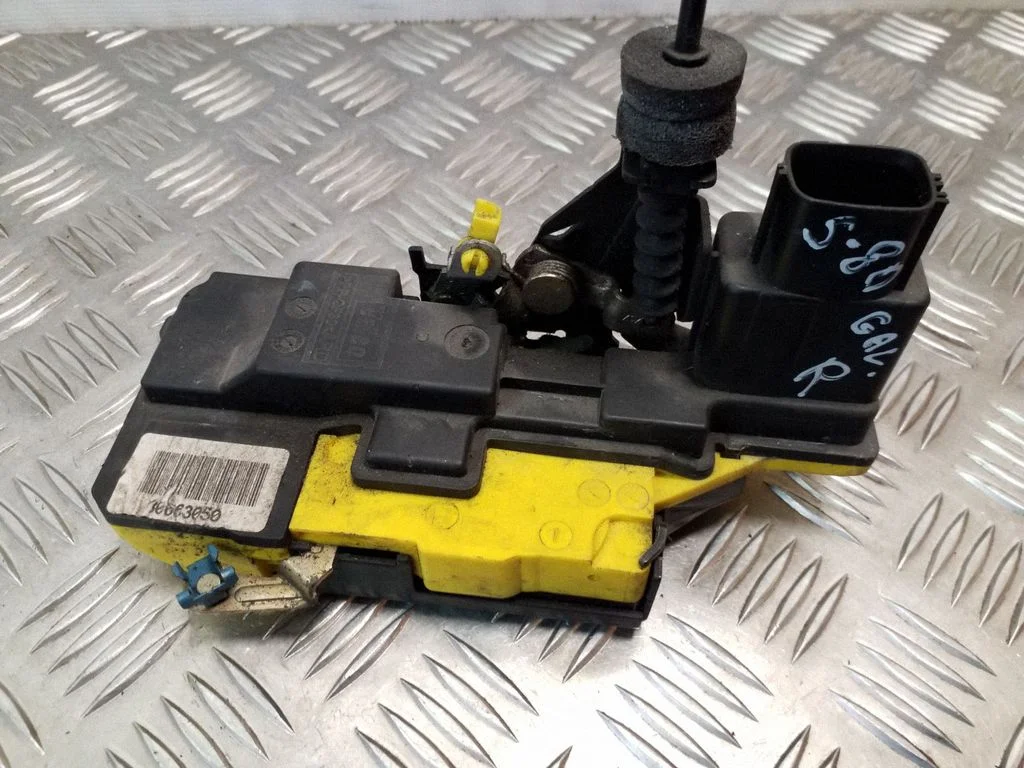 Rear door lock 30663050
