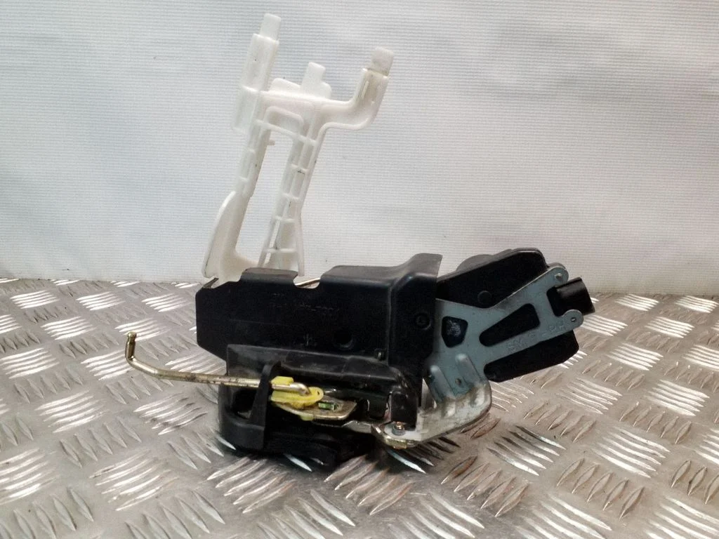 Rear door lock – right