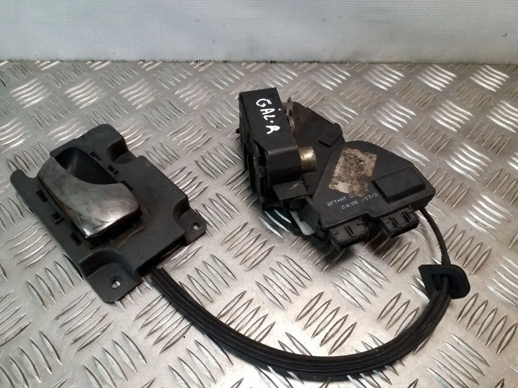 Rear door lock – right
