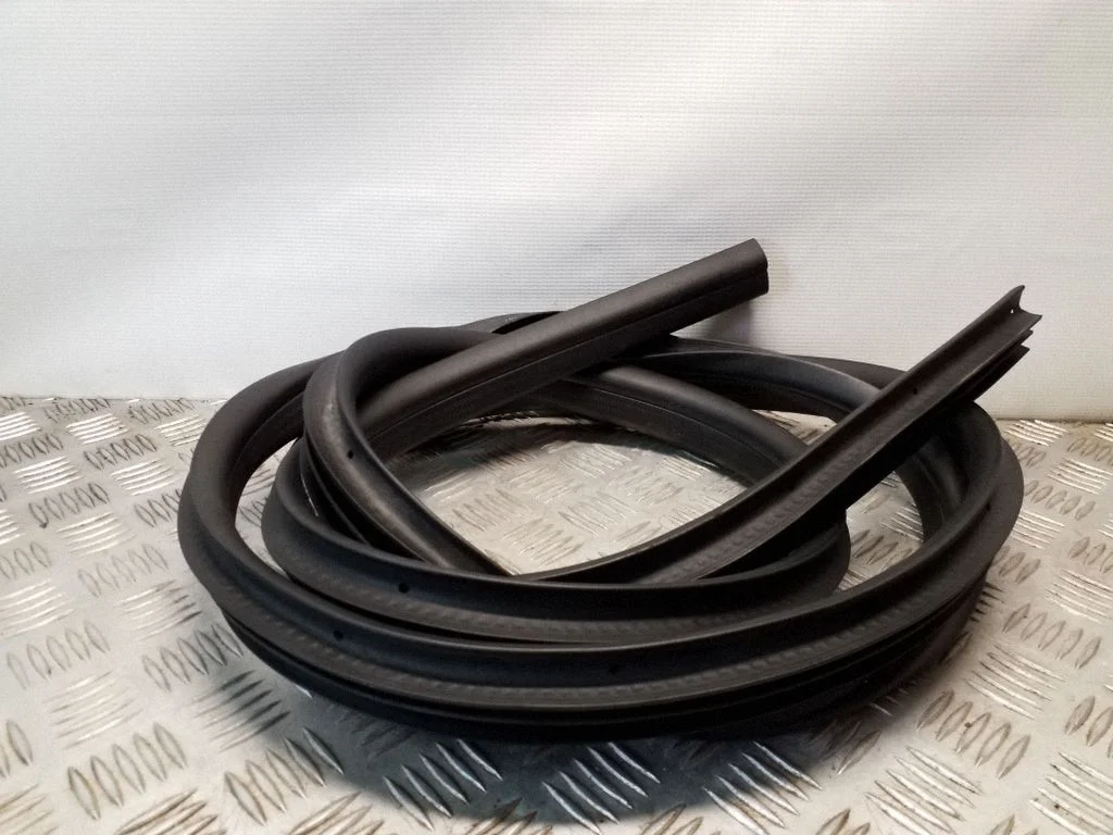 Rear door rubber seal (on body) – Ford S-MAX (2006-2015)