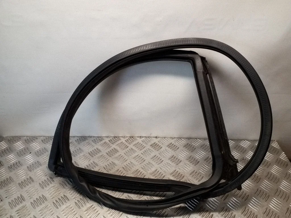 Tagaukse tihend (kere pool) 8T8833708C