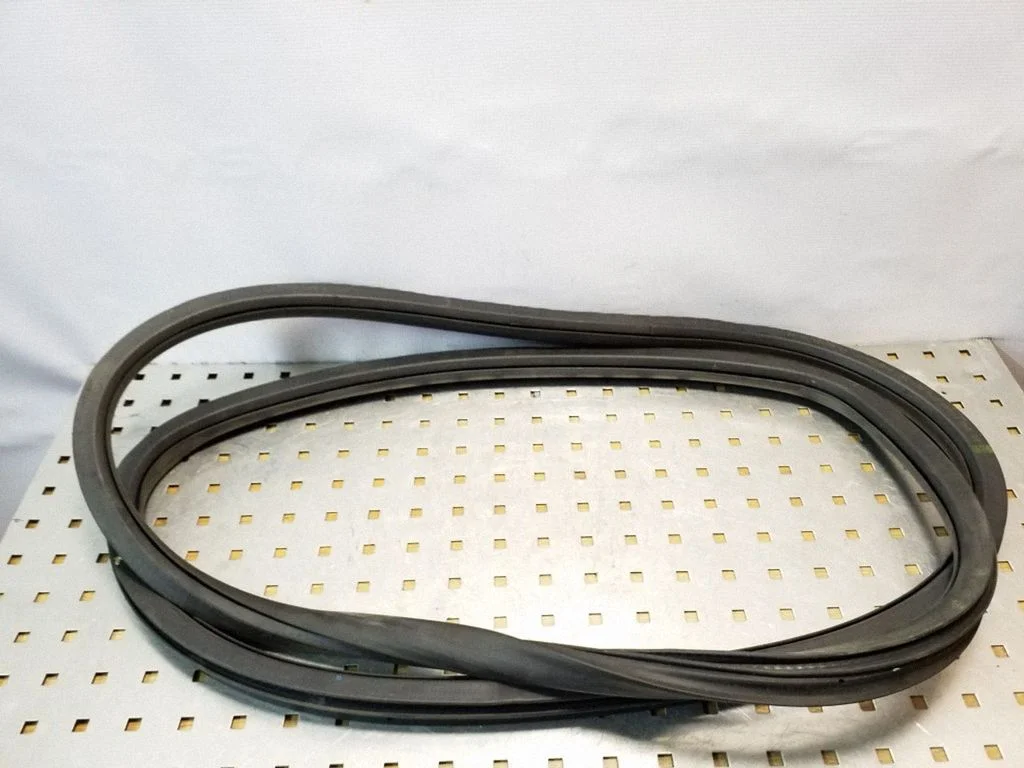 Uszczelka drzwi tylnych (na karoserii) 5P0867367