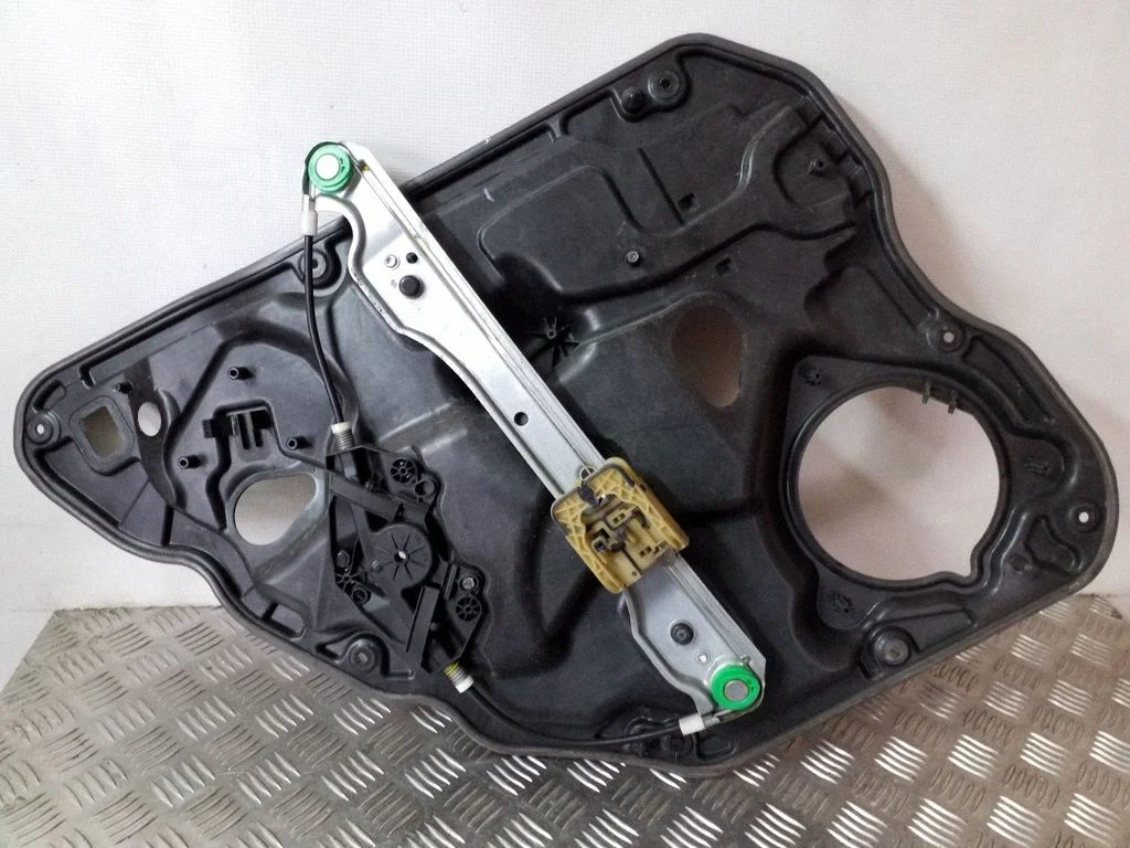 Rear window lifting mechanism without motor – Volvo XC60 (2009-2013)