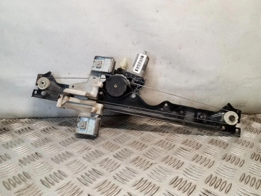 Rear door window regulator with motor – Jeep Grand Cherokee (WK) (2005-2010)