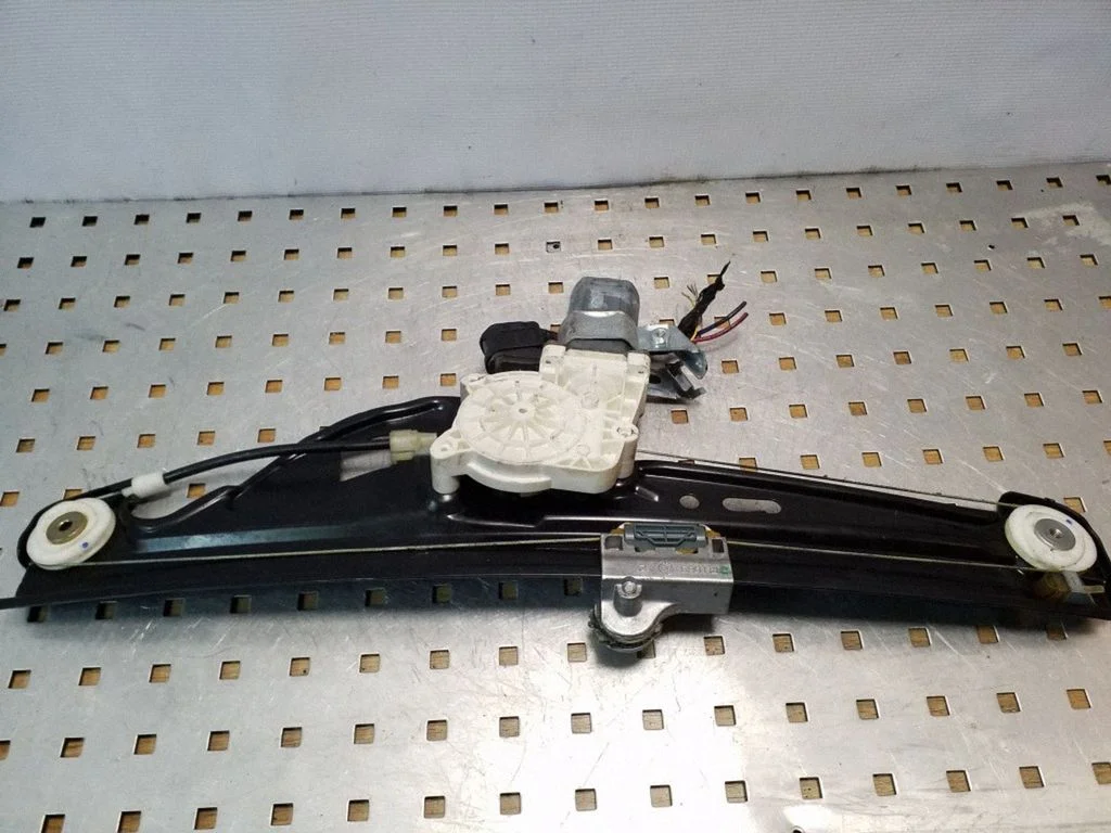 El. loga pacēlāja mehānisma komplekts – BMW 5. sērija E60 E61 (2004-2010)