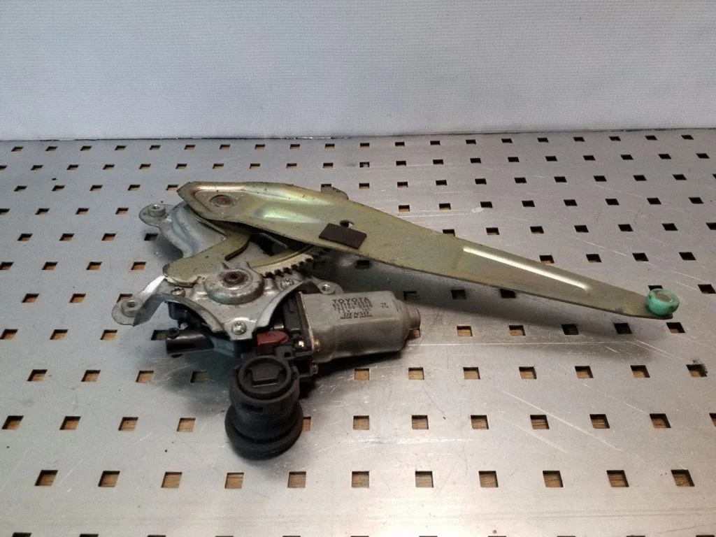 Tagaukse elektriline aknatõstuk mootoriga – Toyota RAV 4 (XA20) (2000-2005)