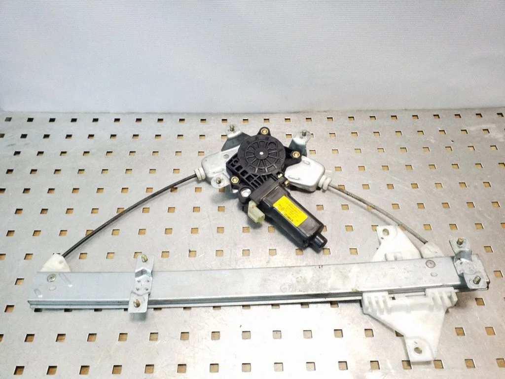 Rear door window regulator with motor 82460H1000